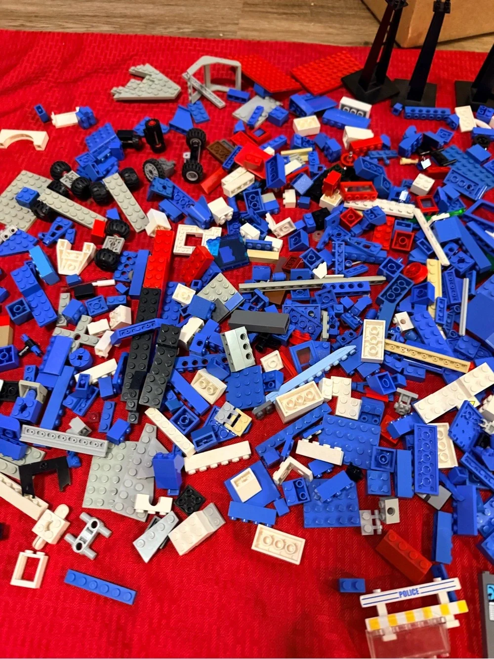 Legos mixed lot 4.9 lbs with Minecraft minifigures